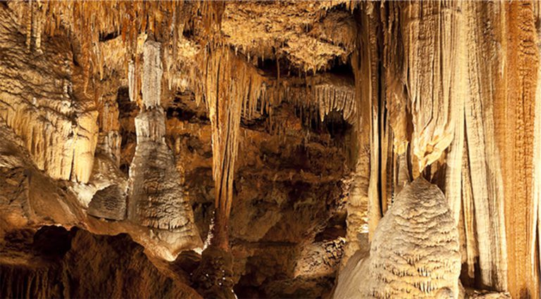 Formations - National Cave and Karst Research Institute